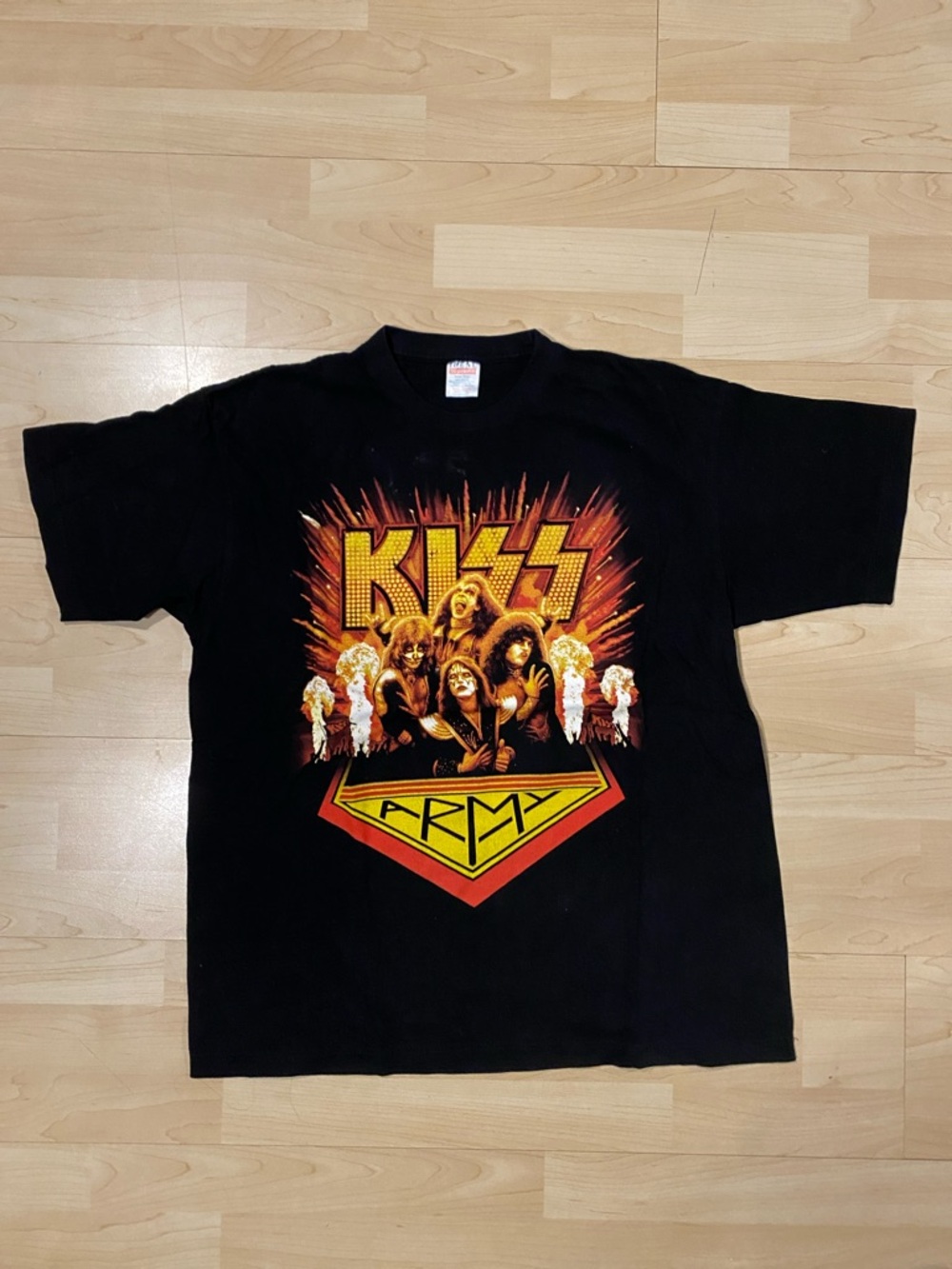 Vintage Kiss Tee